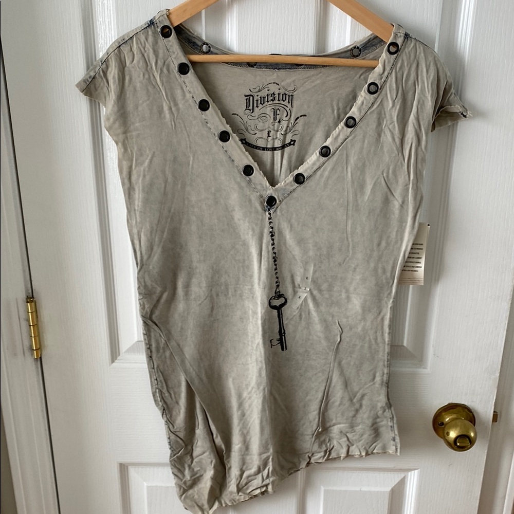 Division E Vintage Women's Gray V-Neck Top